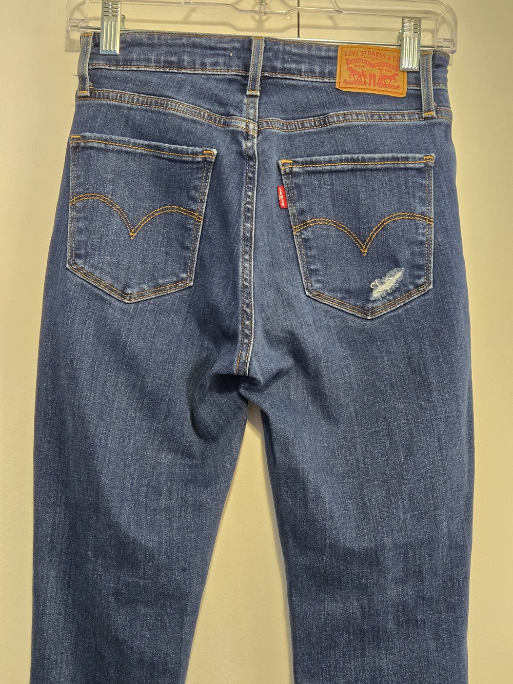 Levi's 721 High Rise Skinny Ankle Jeans Distressed Dark Wash‎ W26 - Picture 7 of 7